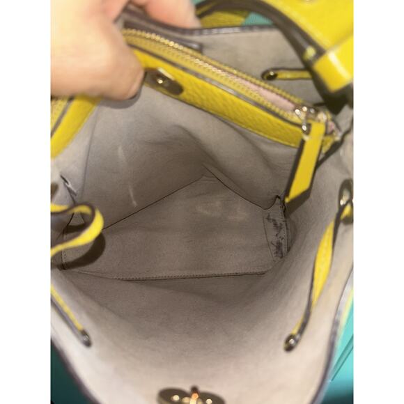 Kate Spade Marti large bucket bag in yellow pebbled leather - Picture 14 of 16